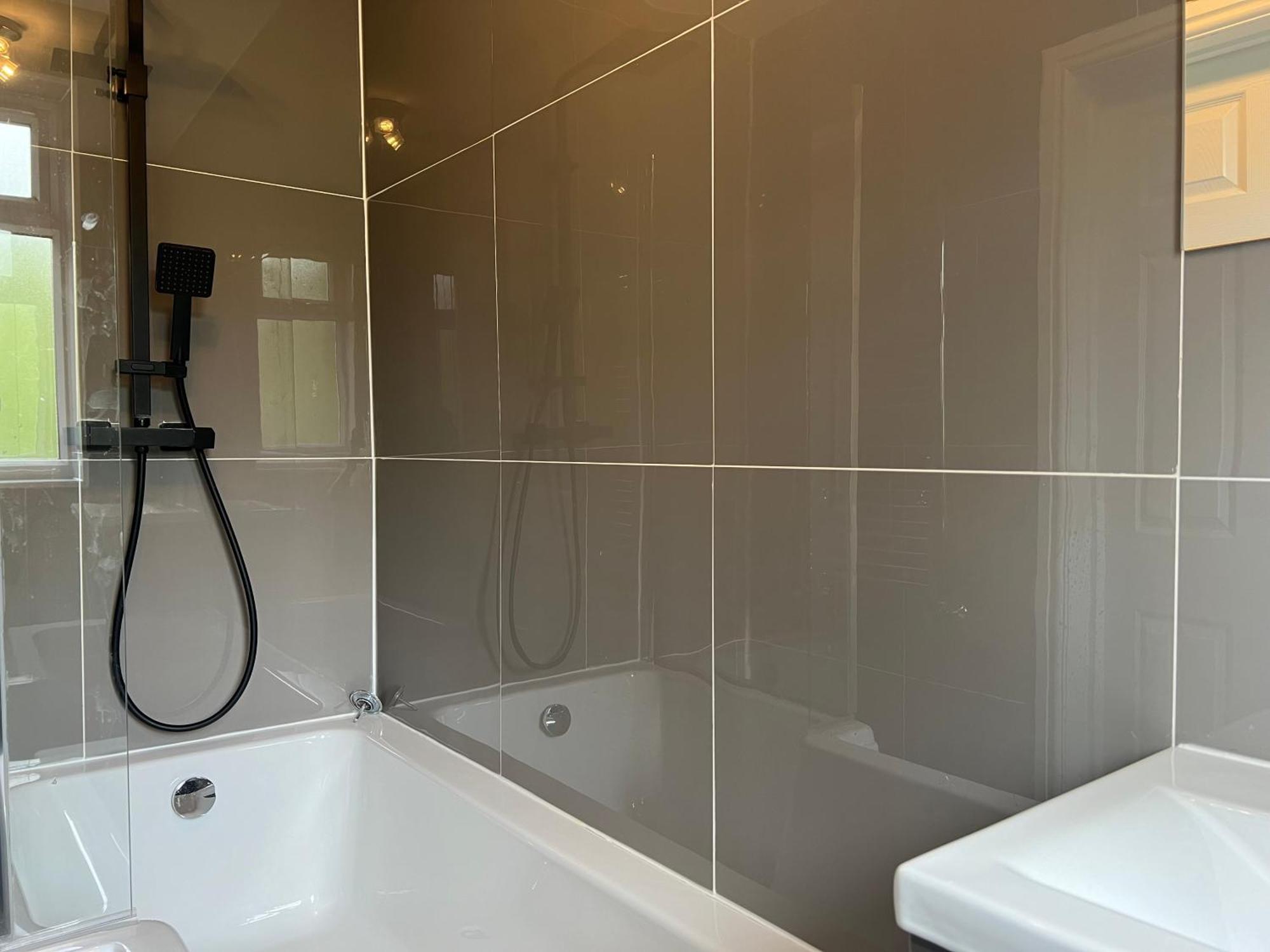 Luxe 5 Bed Bungalow In Snodland, Medway, Kent 외부 사진