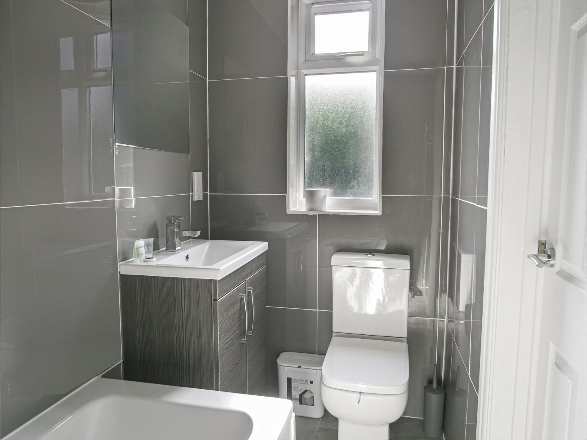 Luxe 5 Bed Bungalow In Snodland, Medway, Kent 외부 사진