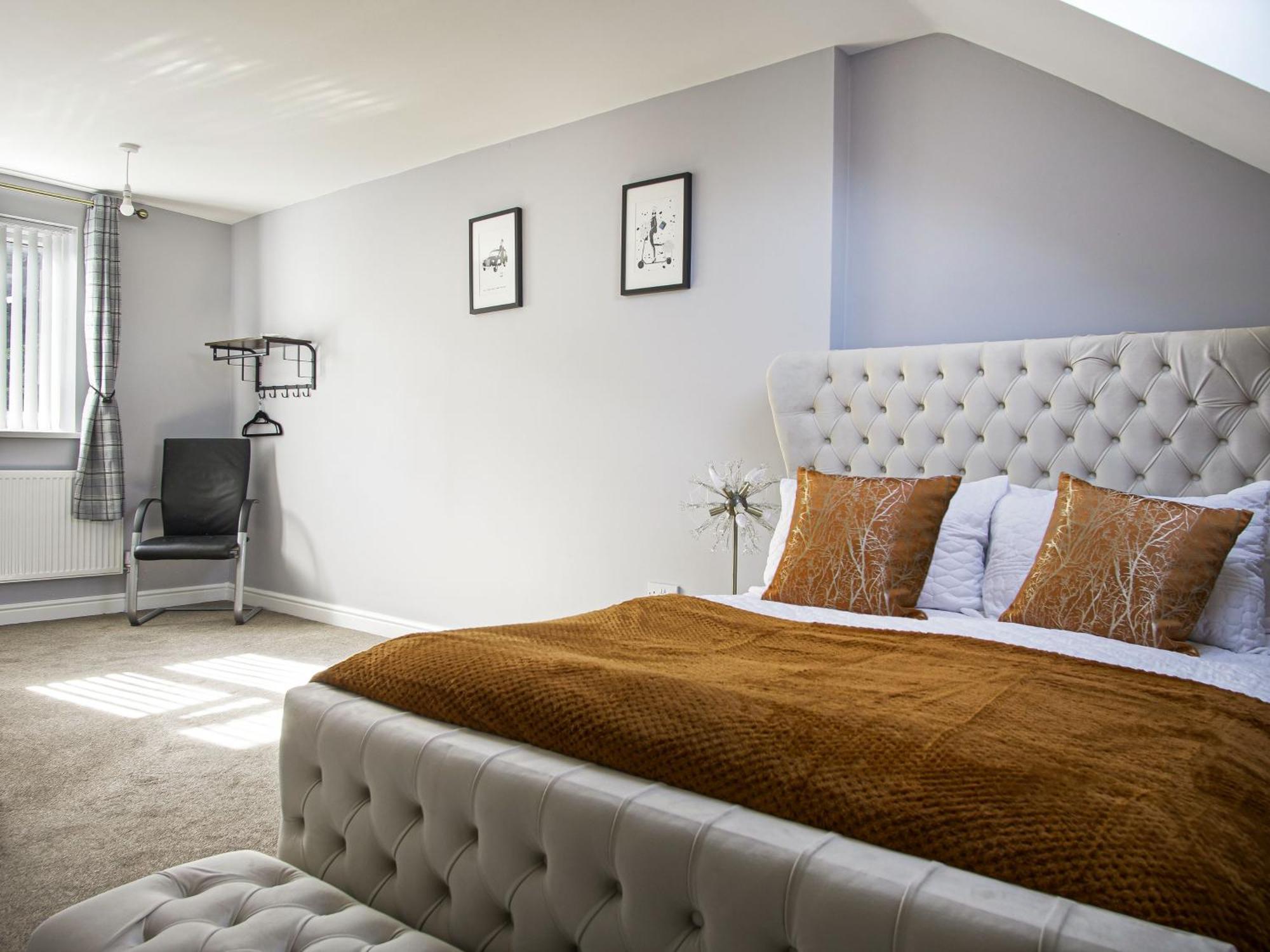 Luxe 5 Bed Bungalow In Snodland, Medway, Kent 외부 사진